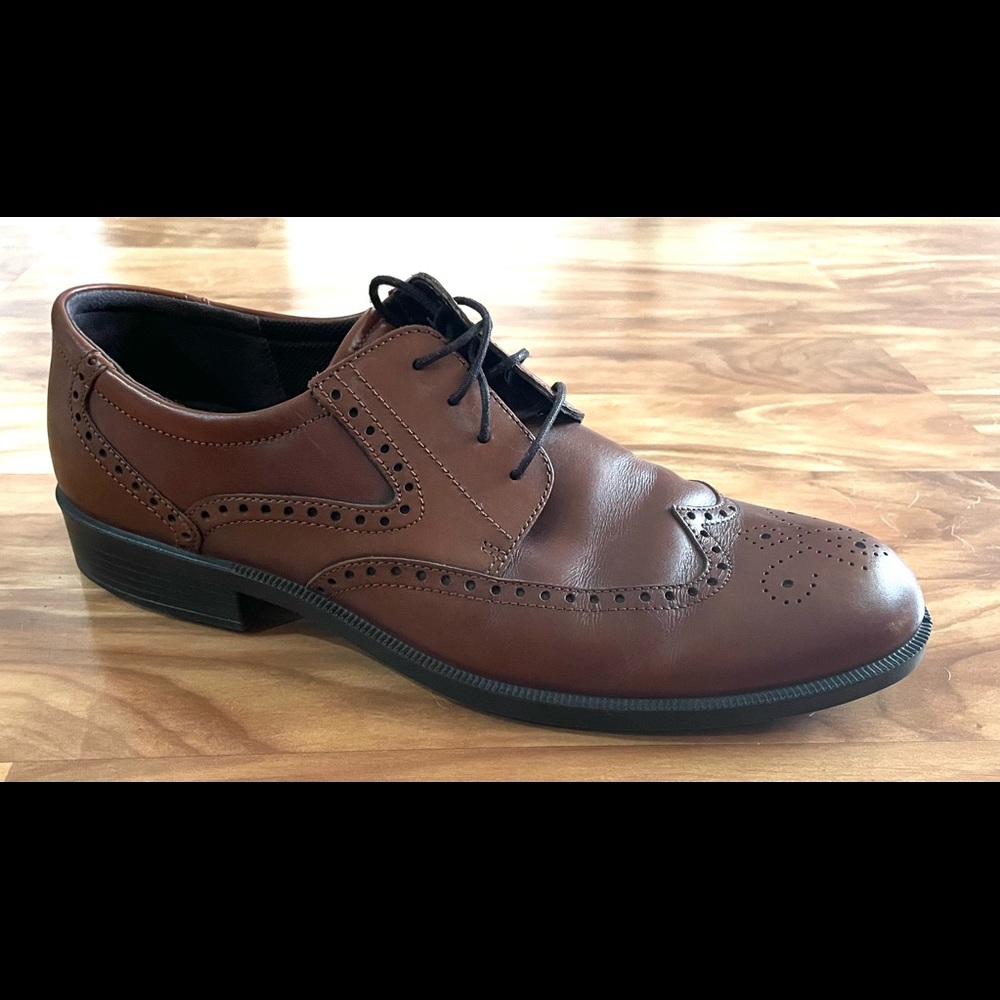 ECCO MENS OXFORDS SIZE 13.5. EXCELLENT CONDITION!